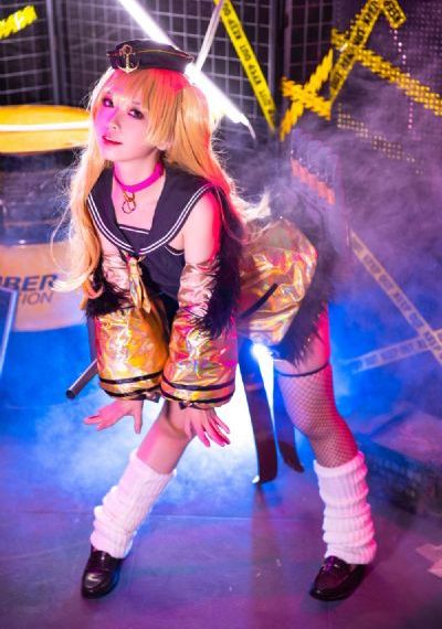 欧美饥渴熟妇高潮喷水_JVID性感写真